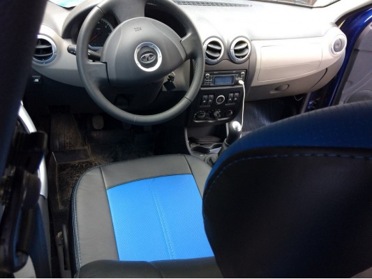 Авточехлы на Lada Largus